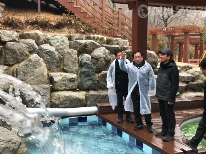 2.김준성 영광군수, 물무산 행복숲 조성사업 최종점검-2.JPG