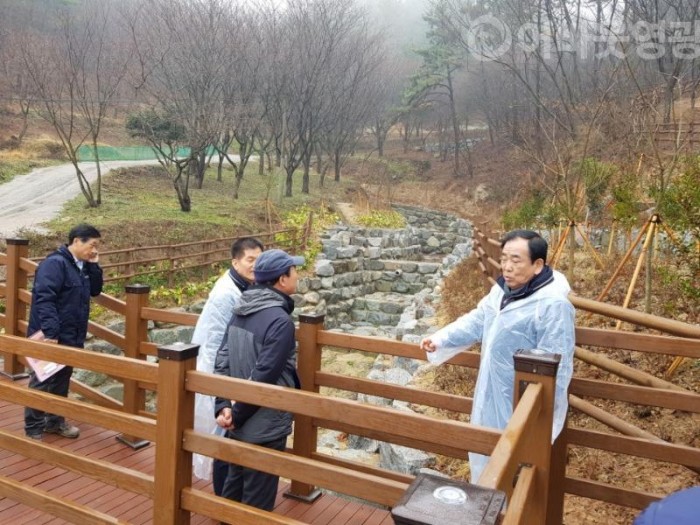 2.김준성 영광군수, 물무산 행복숲 조성사업 최종점검-3.JPG