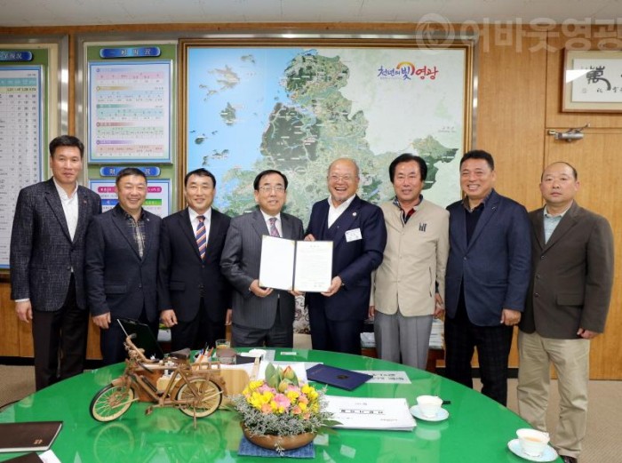 크기변환_한국중고배구연맹과 협약체결2.JPG