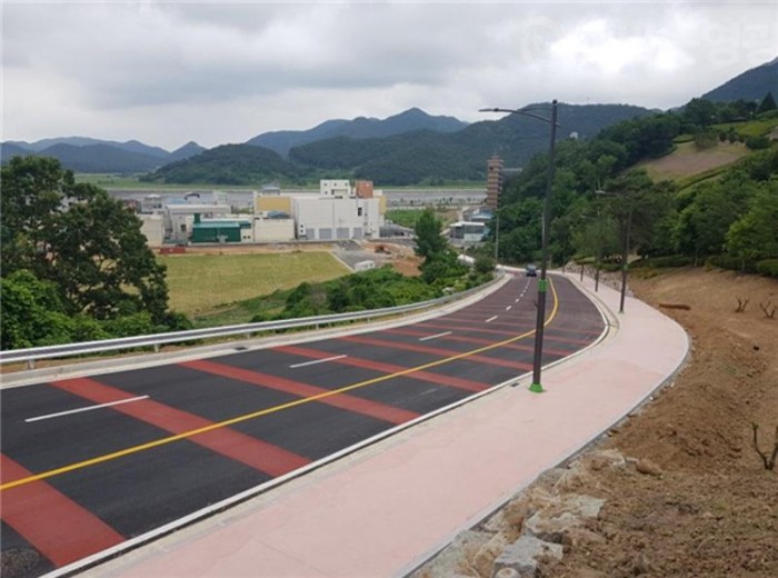 2.법성 숲쟁이 꽃동산 주변 도로개설공사 완료-1.jpg