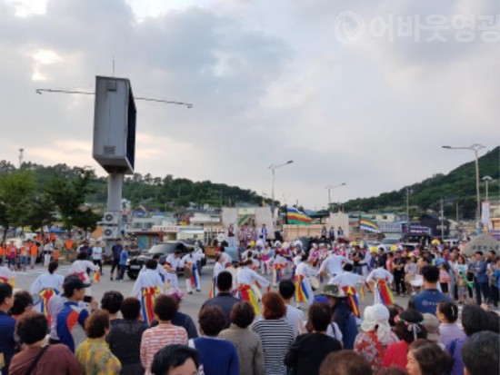 1.2018 영광 법성포 단오제 성황리에 막 내려(단오제 퍼레이드).jpg