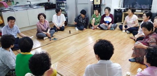 5.법성면장, 경로당 방문으로 면정업무 시작-1.jpg