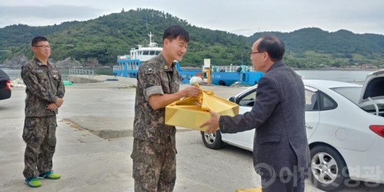 낙월면 추석맞이 소외계층 위로 방문-2.jpg