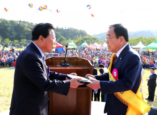 김준성 영광군수, 「제27회 소충·사선문화상」수상-1.JPG