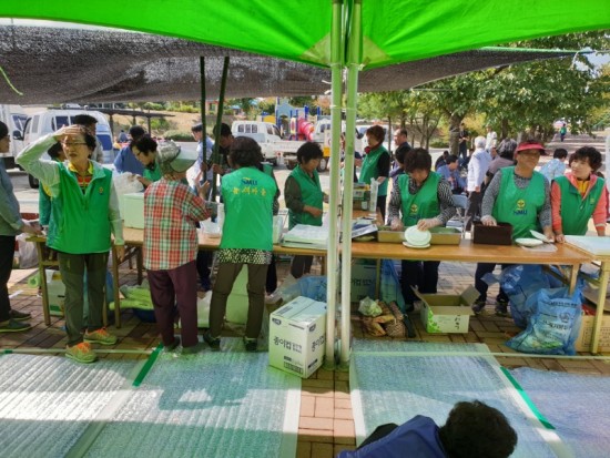 법성면 새마을부녀회, 따뜻함을 전하는 봉사활동 펼쳐.jpg