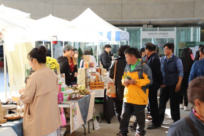 강소농, 가치와 이야기를 파는 시장에 빠져들다-3.JPG