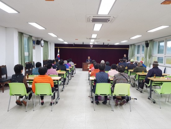 20181026_10월노인일자리 간담회 사진.jpg