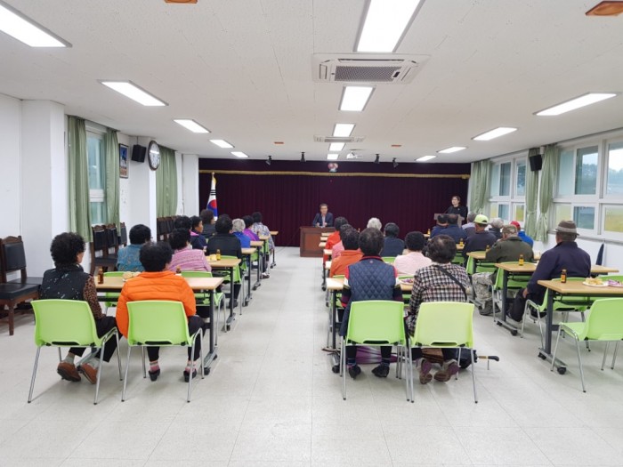 20181026_10월노인일자리 간담회 사진.jpg