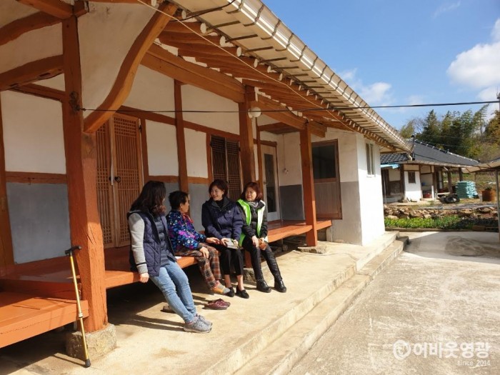 묘량면 장암봉사대 독거노인 가구 청소 봉사 실시 1.jpeg