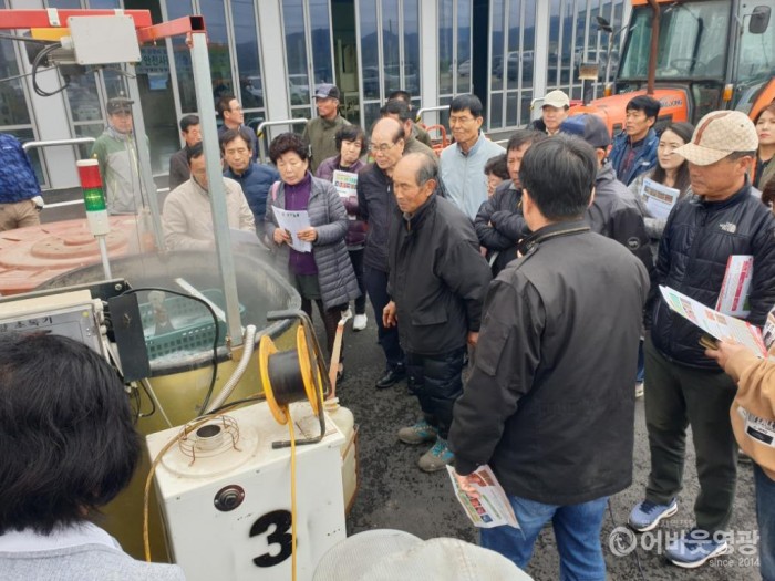 영광군 키다리병 방제를 위한 친환경 볍씨소독 연시회 개최 2.jpg