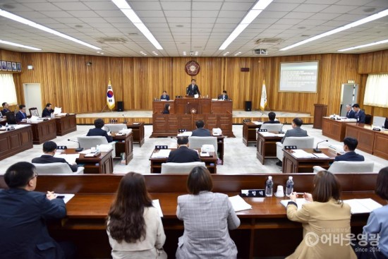 2019.04.11 제239회 영광군의회 임시회 제2차 본회의-003.JPG