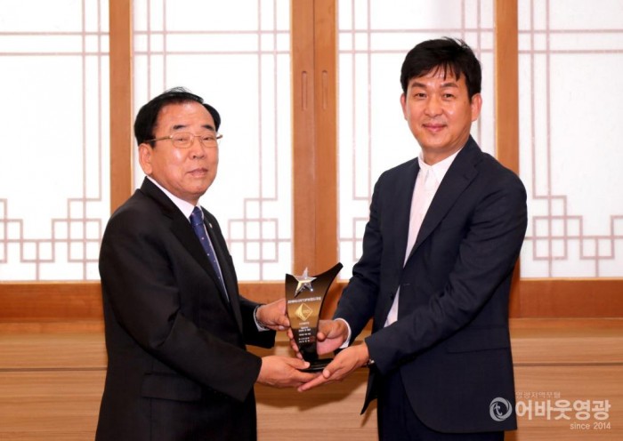 2019 아시아 TOP 브랜드대상 수상 1.JPG