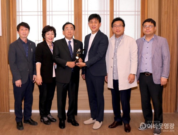 2019 아시아 TOP 브랜드대상 수상 2.jpg