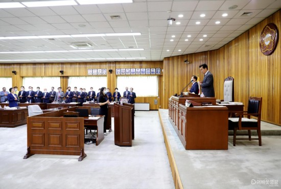 제247회 영광군의회 임시회 개회 1.JPG
