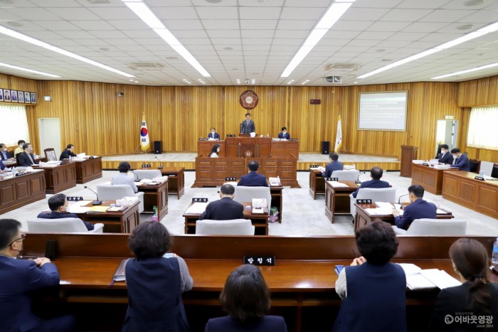 제247회 영광군의회 임시회 폐회식 및 제2차 본회의-001.JPG