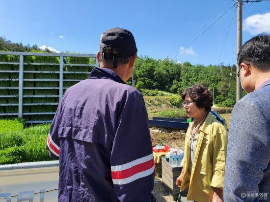 염산면, 모내기철 영농현장에서 면민과 소통하다 2.jpg