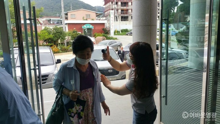 홍농읍교회(방역수칙 준수)1.jpeg