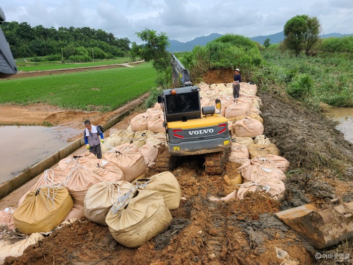 3. 보도자료(영광군 7. 29. 호우피해 응급복구 작업에 총력)1.jpg