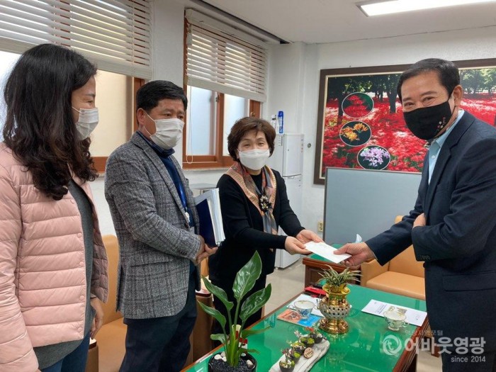 다운로드 (17).jpg