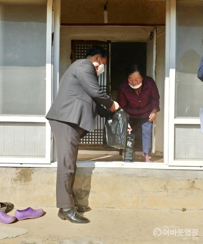 다운로드 (11).jpg