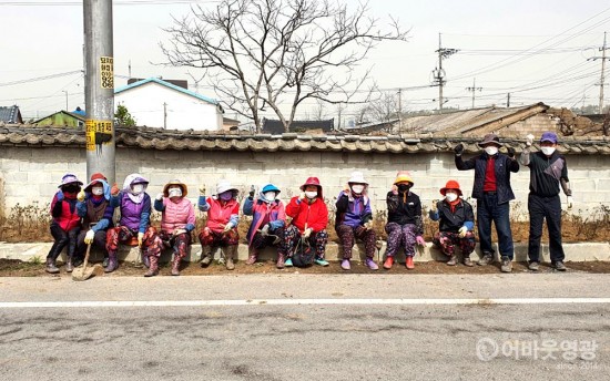 6-1.보도자료(청정하고 아름다운 대마면 만들기에 구슬땀).jpg
