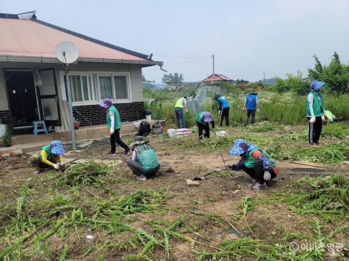 4.보도자료(군서면 생활불편 해결사 복지기동대 봉사활동 전개 ).jpeg