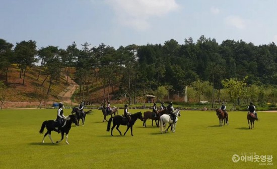 3.유소년승마단 사진1.JPG