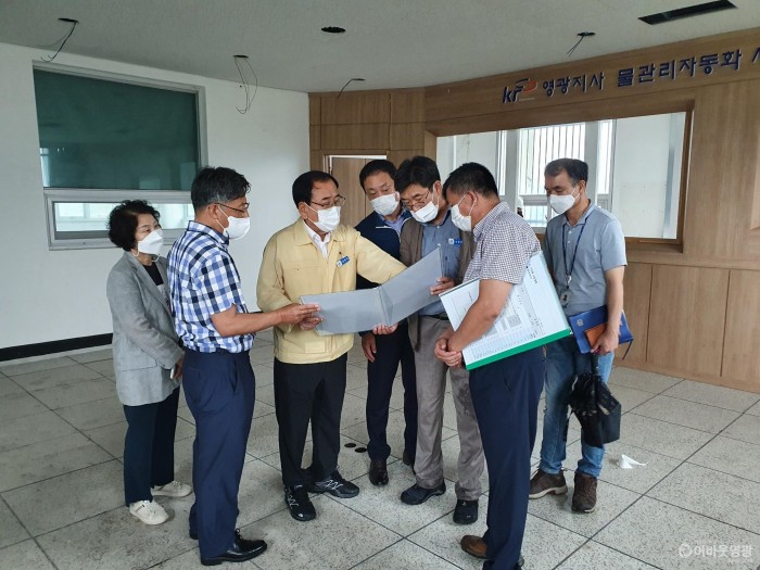 6. 김준성 군수는 지난 27일 군남면 농촌중심지 활성화 사업 추진사항을 점검하고자 현장을 방문했다.jpg