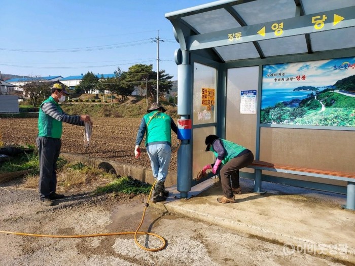 7.버스승강장정비사진.jpg
