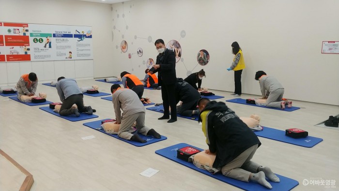 사본 -심폐소생술 체험.jpg