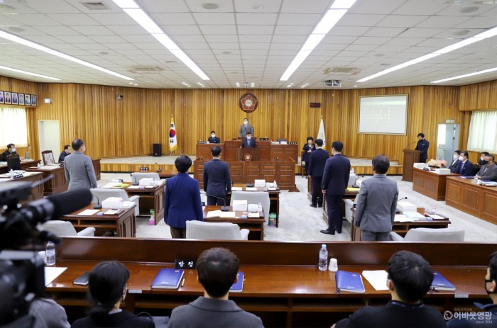 2021.11.25 제261회 영광군의회 제2차 정례회 제1차 본회의 및 개회식 (3).JPG
