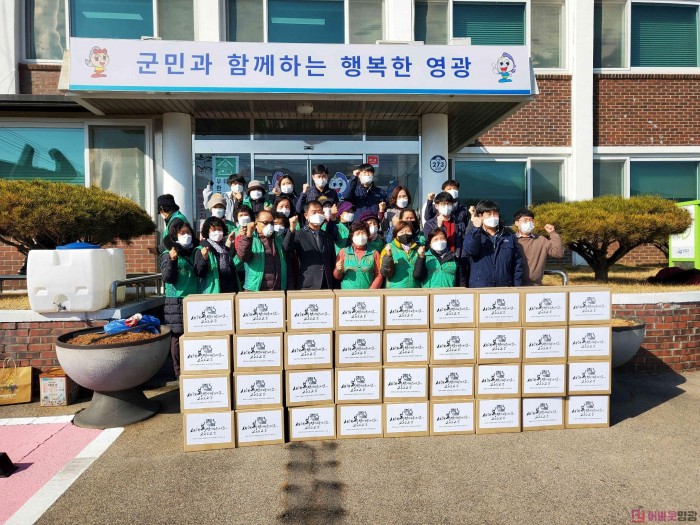 6.(사진)식품꾸러미 배부.jpg