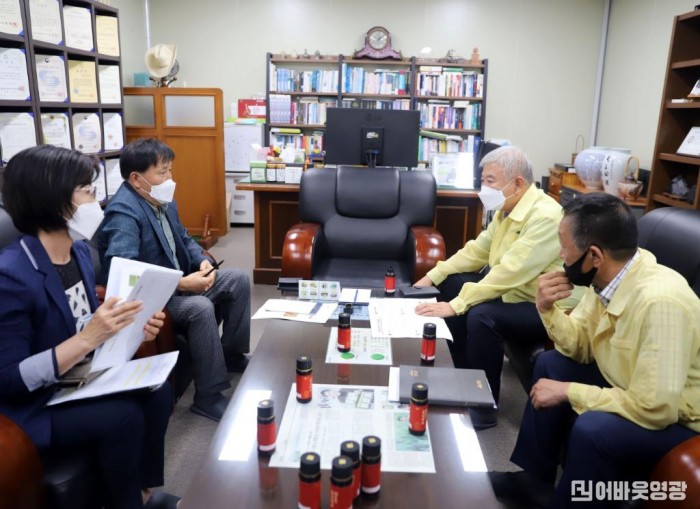 6.강종만 영광군수, 영광보리 가공업체 방문.JPG