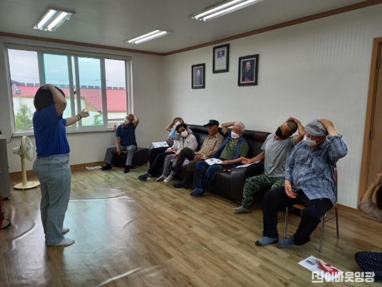 1.묘량면, 경로당 건강프로그램 운영.JPG