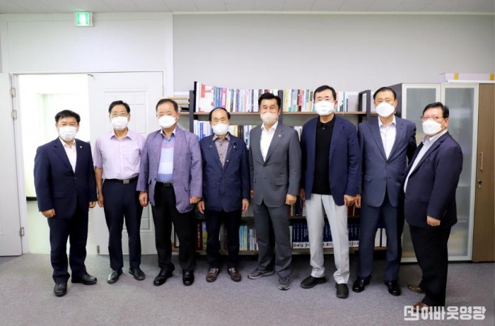 2022.07.25. 공무국외출장 심사위원회 위원 위촉식.JPG