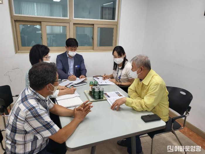 2.강종만 영광군수, 모시떡 가공업체 현장 방문 애로사항 청취.jpg