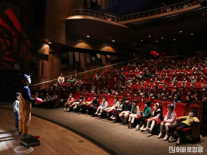 5.어린이 대상으로 개최한 매지컬 무브먼트 성황리에 마쳐 .JPG