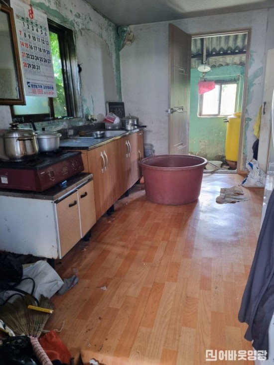 5-2. 대마면, 물복지 사각지대 위기가구 통합사례관리 지원(주방 공사 전).jpeg