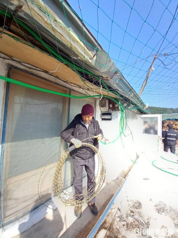 [크기변환]읍면1.사진자료(염산면, 우리동네 복지기동대 새해 첫 출동!) (3).jpg