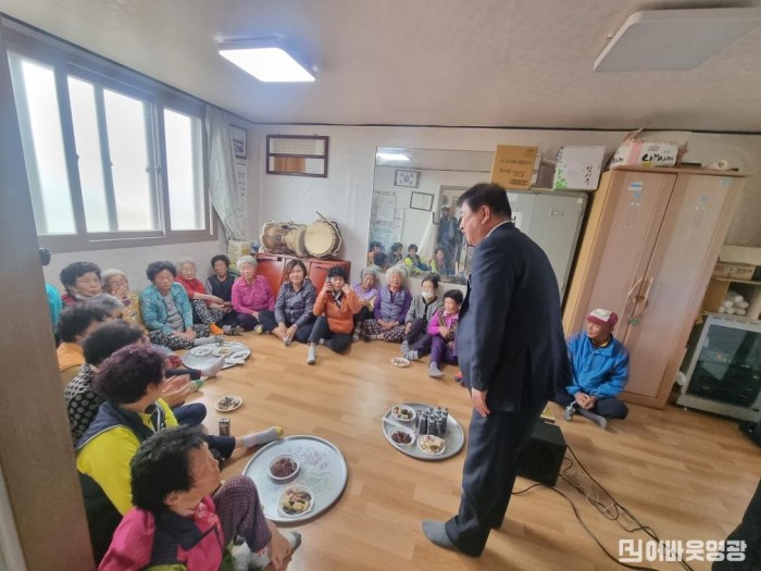 4.사진자료(찾아가는 실버청춘극장, 절찬상영중!) (1).jpeg