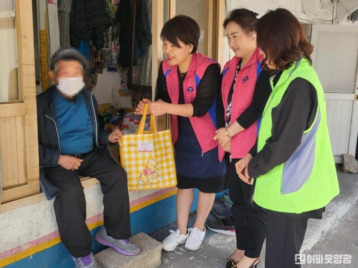 읍면1.사진자료(홍농읍, 사랑의 반찬 나눔) (1).jpeg