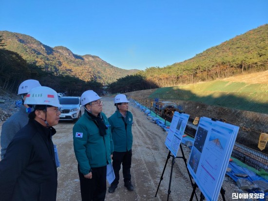 4.사진자료(영광군, 맑은 물 공급을 위한 대형사업장 현장점검 실시).jpg