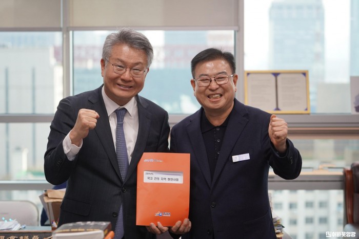 5.사진자료(강종만 영광군수, 국고예산 확보 막판 총력전)_김회재 의원 면담사진[크기변환].jpg