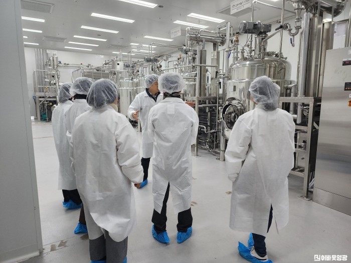 1.사진자료(미래농업자원육성센터 설비구축을 위한 벤치마킹) (3).jpg