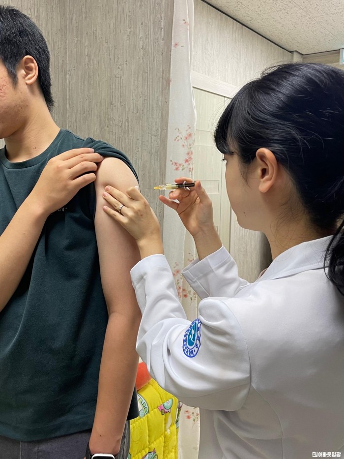 4.사진자료(영광군, 18~26세 남녀 군민이라면 자궁경부암 예방접종이 무료!).jpeg