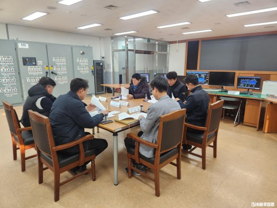 1.사진자료(영광군 상수도 급수공사 대행업체 간담회 개최) (2).jpg