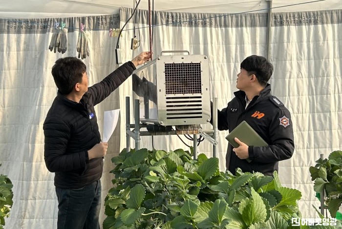 1.사진자료(영광군, 2025년 겨울철 농업시설 특별점검 (1).jpeg