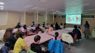 1.사진자료(영광군립도서관 상반기 독서문화프로그램 수강생 모집) (1).jpg