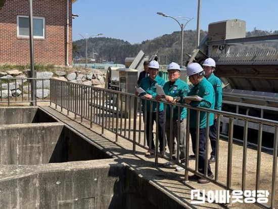 1.사진자료(영광군, 여름철 자연재난 대비 배수펌프장 등 현장점검 실시) (1).jpg