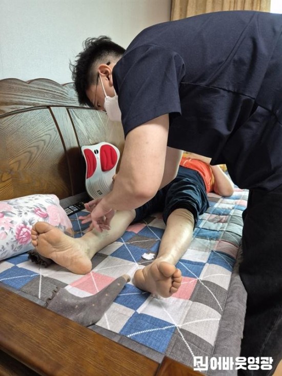 10.사진자료(한의약 장애인가정 방문진료서비스) (1).jpg